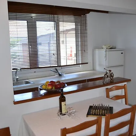 Digenis Ξενοδοχείο με διαμερίσματα *